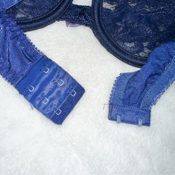 Vintage! Victoria’s Secret Navy Blue Lace Bra! - Picture 6 of 6